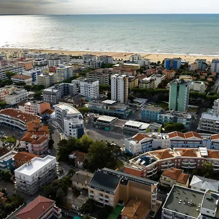 Apartment Modern With Rooftop Pool Bibione